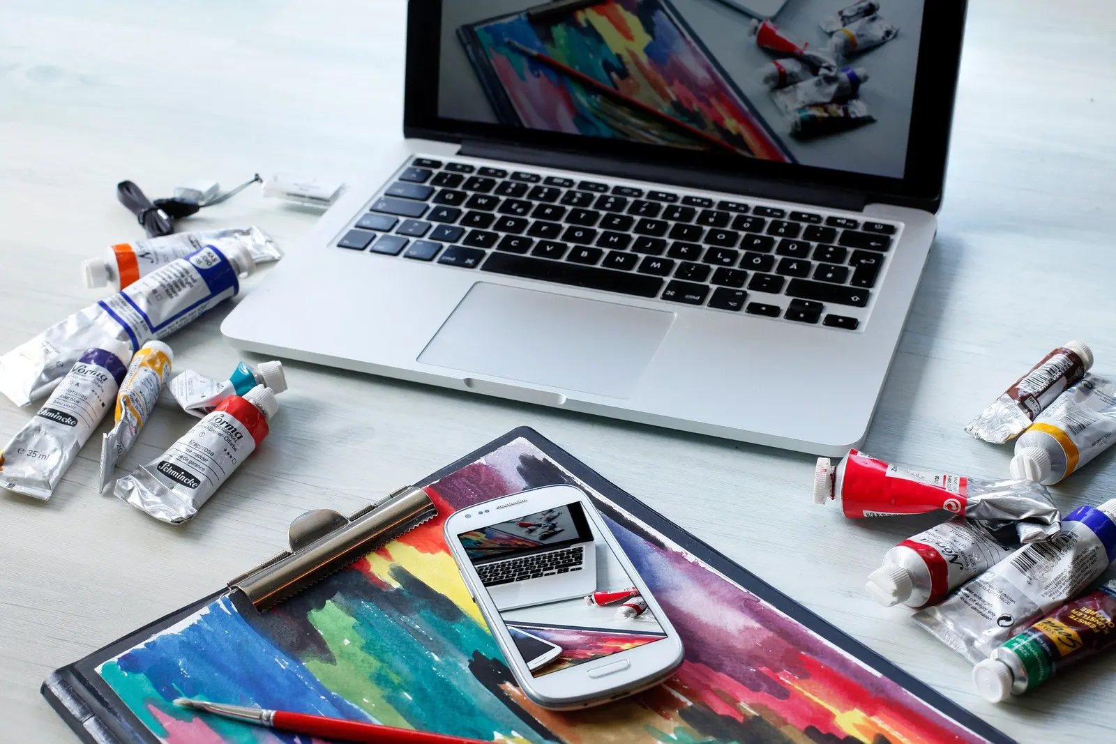 Libera tu creatividad para destacar en el mundo online